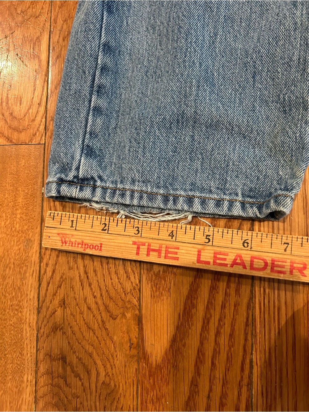 Levis 501 Jeans Mens 32x34 Blue Light Wash Original Fit Straight Leg Denim Pants - Picture 7 of 10